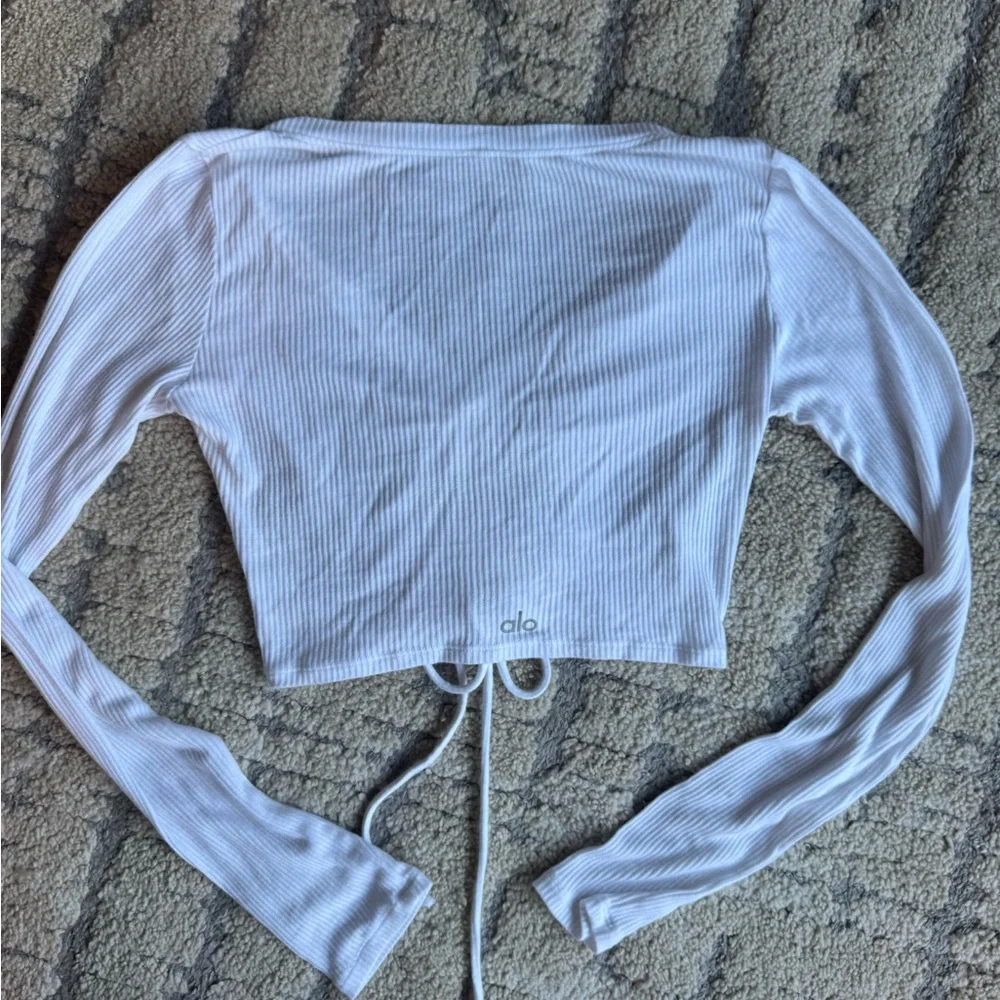 ALO Yoga White Ruched Long Sleeve Crop Top